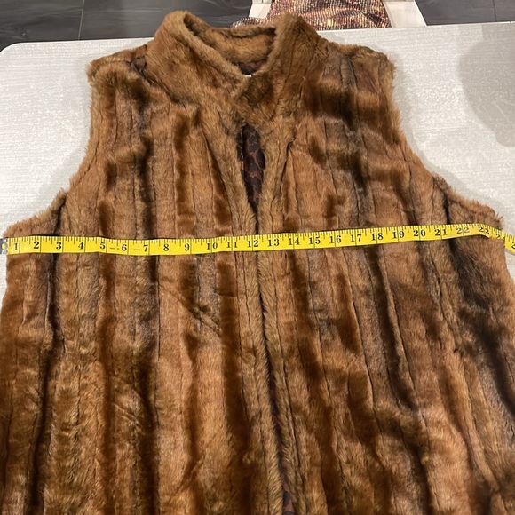 CHICO’S NWOT Size 3 (16-18) Faux Fur Vest Animal Print Lining • Super Soft • - Picture 10 of 15
